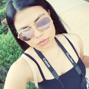 Meet your Posher, Nely